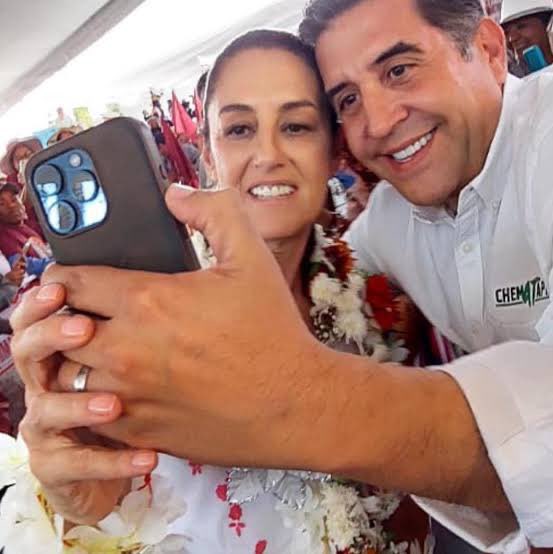 Era tan corrupto el director del FONDEN que lo hicimos candidato de MORENA, 

Aplausos 👏🏻 

#Nodaunalatarada