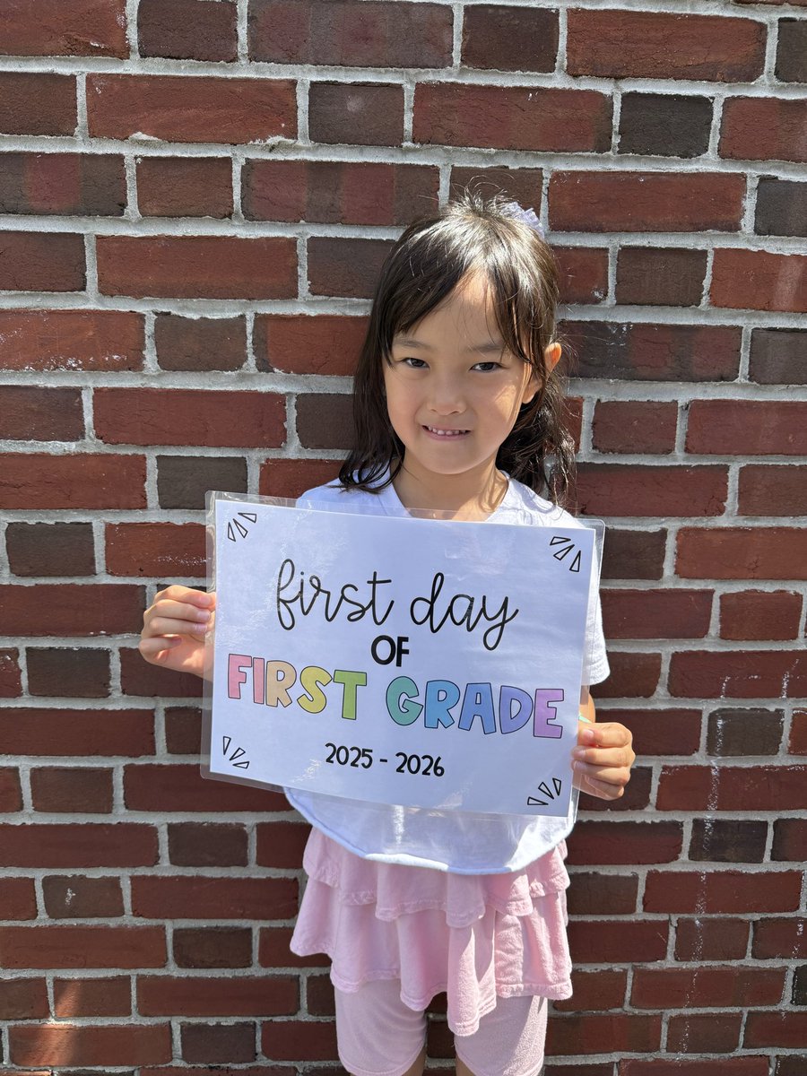 missfrieman's tweet photo. So excited to start first grade!!!✏️📚 https://t.co/Gdh5U0ZlFI