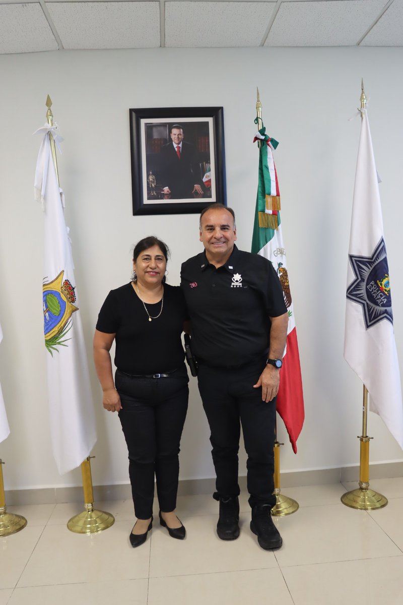 sspdgo's tweet image. #DurangoRenace Con el firme compromiso de seguir fortaleciendo las acciones de seguridad en el mpio de Santa Clara, el Comisionado, Lic. @OscarGalvanV , Srio de Seguridad Pública, se reunió con la Alcaldesa, Profa. Hermelinda Cruz Rivera, para trabajar coordinadamente. #SSPDgo