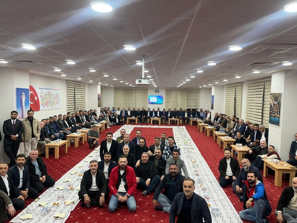 omertahtali's tweet photo. Sultangazi Futbol Dostluk Grubu’nun düzenlediği “Ağrılılar Gecesi”ne katıldık programı düzenleyen hemşerilerimize teşekkür ederim https://t.co/fmaDflvfyH