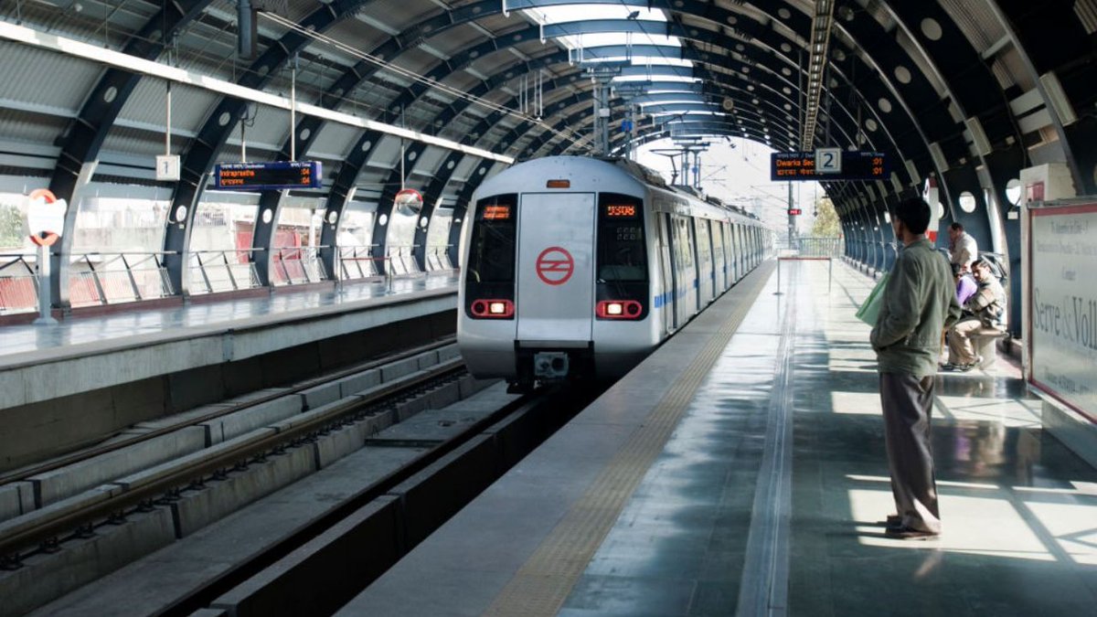 periodistan_'s tweet image. En 2002, el metro de Delhi no existía.
Hoy, tiene 352 kilómetros de vías, 10 líneas y 257 estaciones.
Desde ese año hasta hoy, el metro de Buenos Aires creció... 10 kilómetros 😪