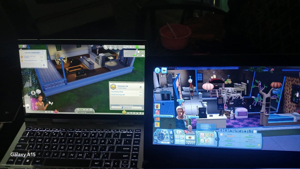fiery_faith's tweet photo. @simzdump Me playing sims 3 and them playing sims 4 some good times https://t.co/F23MYqi5H1