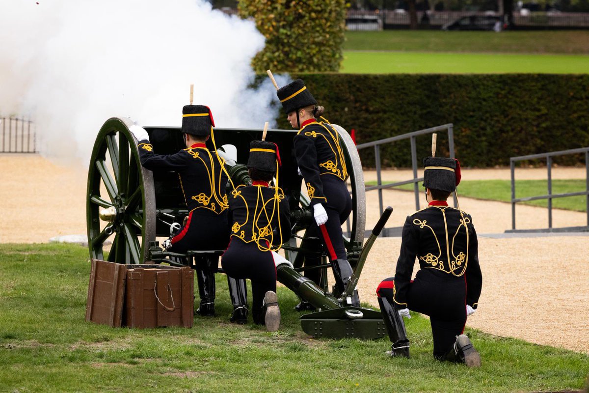 The Army in London tweet media