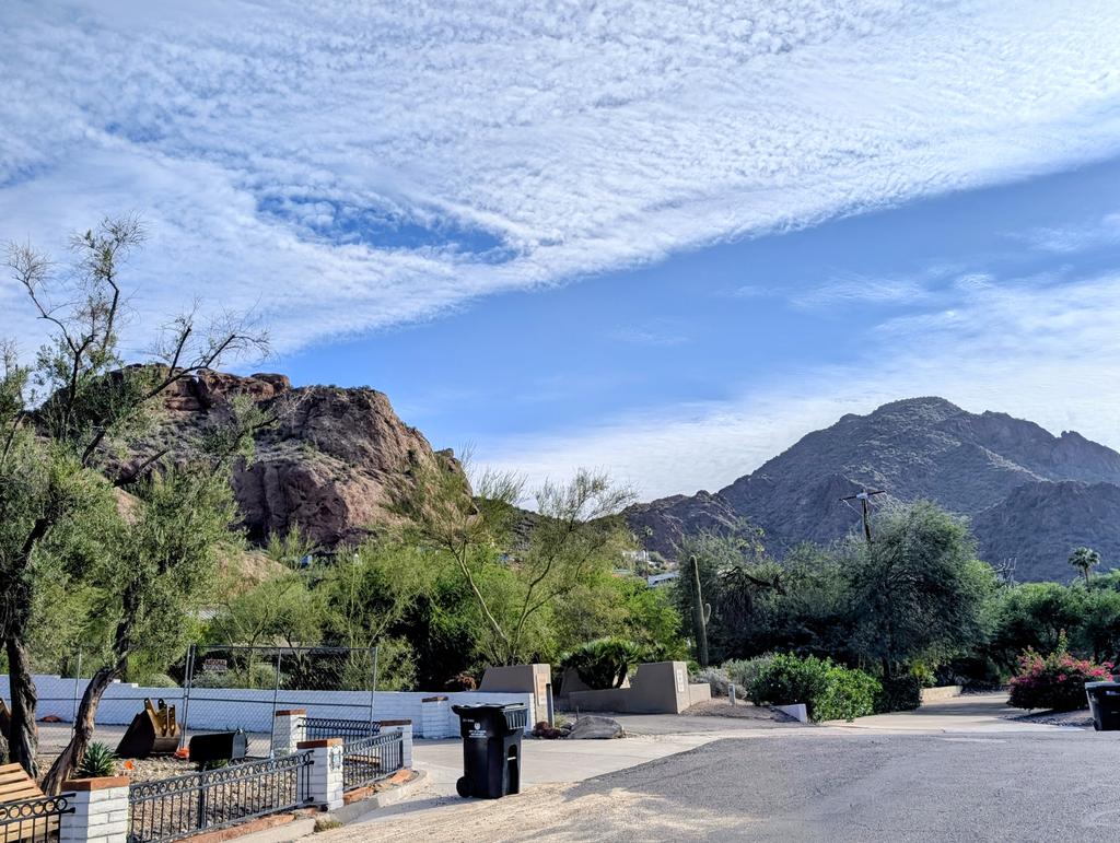 HillaryHutton's tweet image. This morning&apos;s walk. 
#CamelbackMountain
#Phoenix