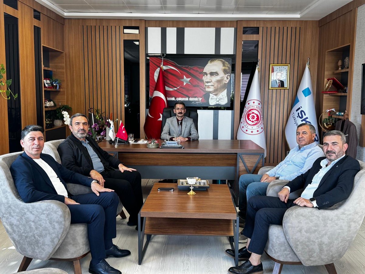 Şube başkanımız <a href="/selmannasiroglu/">M.Selman Nasıroğlu</a> ,Yönetim Kurulumuz ile beraber , İŞKUR İl Müdürü Mehmet Emin AKTAN'a hayırlı olsun ziyaretinde bulundu.