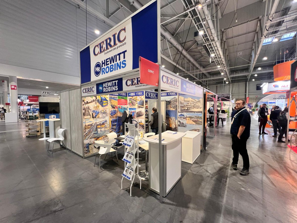 HewittRobinsLtd's tweet image. It&apos;s been a great first day at SIM 2025!

You can find us here at Palais des Congrès CO&apos;Met, Orléans until 17th October 2025

Discover how our custom-engineered vibrating equipment and can drive your operation forward.

#HewittRobins #SIM2025 #MadeToMeasure #MiningEquipment