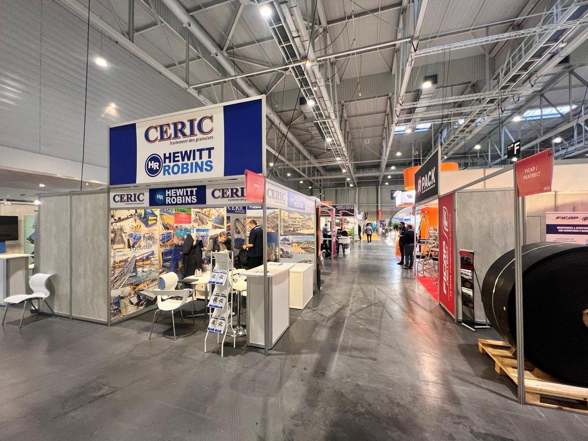 HewittRobinsLtd's tweet image. It&apos;s been a great first day at SIM 2025!

You can find us here at Palais des Congrès CO&apos;Met, Orléans until 17th October 2025

Discover how our custom-engineered vibrating equipment and can drive your operation forward.

#HewittRobins #SIM2025 #MadeToMeasure #MiningEquipment