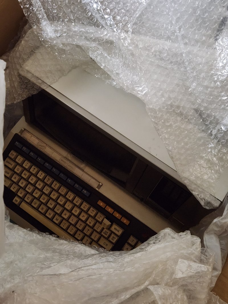 kazx68k's tweet image. お帰り、私のMZ-2000。
#SHARP #MZ2000