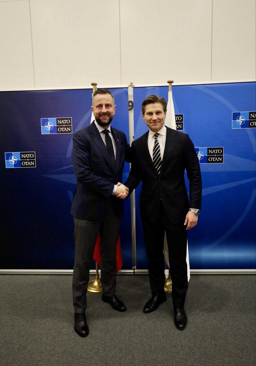 anttihakkanen's tweet image. Great meeting and discussion with Poland’s Minister of Defence Władysław Kosiniak-Kamysz at the NATO Defence Ministers’ meeting.
The defence cooperation between Finland and Poland is closer than ever before, and we are deepening it even further. 🇫🇮🇵🇱