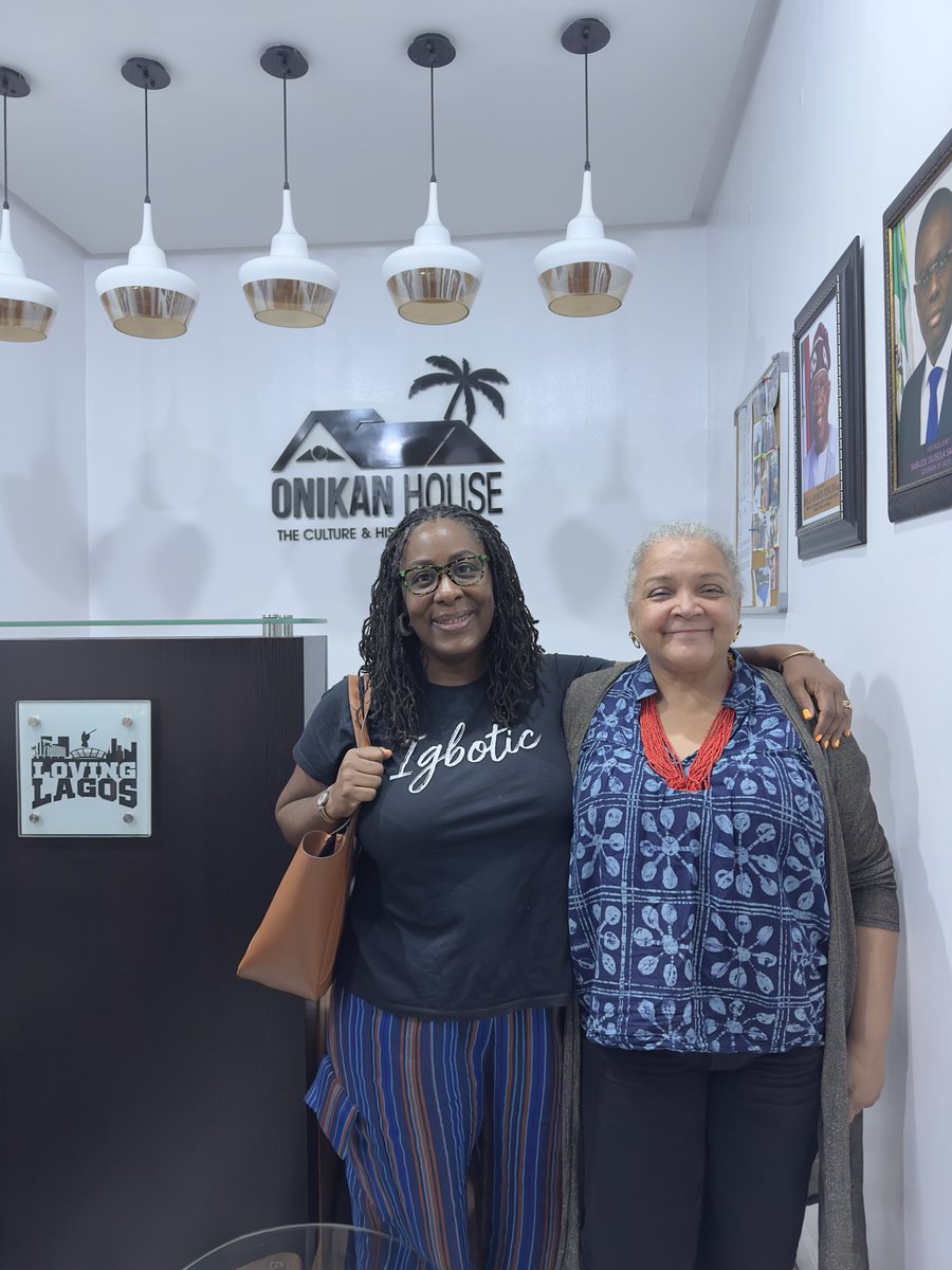 Y’all. I spent the most delightful afternoon with the fabulous, indomitable writer and historian Aduke Gomez <a href="/DuksyG/">Aduke Gomez</a> learning about the history of Lagos at the Onikan House cultural center. 🧵🧵🧶