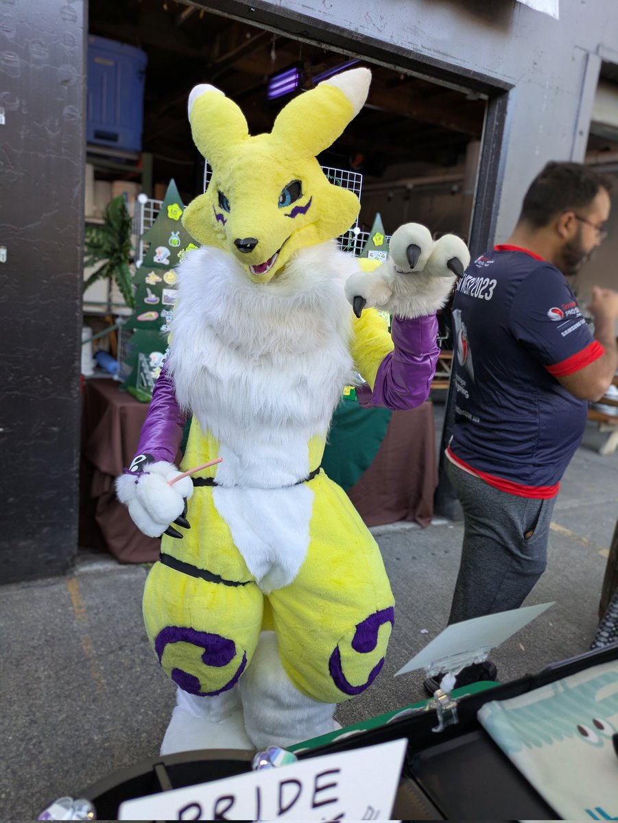 Renamon posing at Slightly Furry Market a couple Saturdays ago! #cosplqy #fursuitmaker