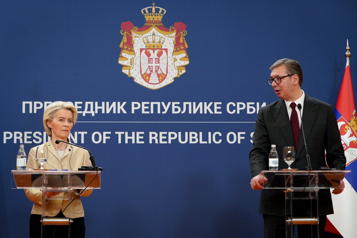 🇷🇸 President @avucic says he is proud of the Serbian state's democratic direction and behaviour regarding protests.

🗯️He points out that 27 people died in the protests held in major European countries, and in Serbia, thanks to the tolerance and patience of the state authorities,… 