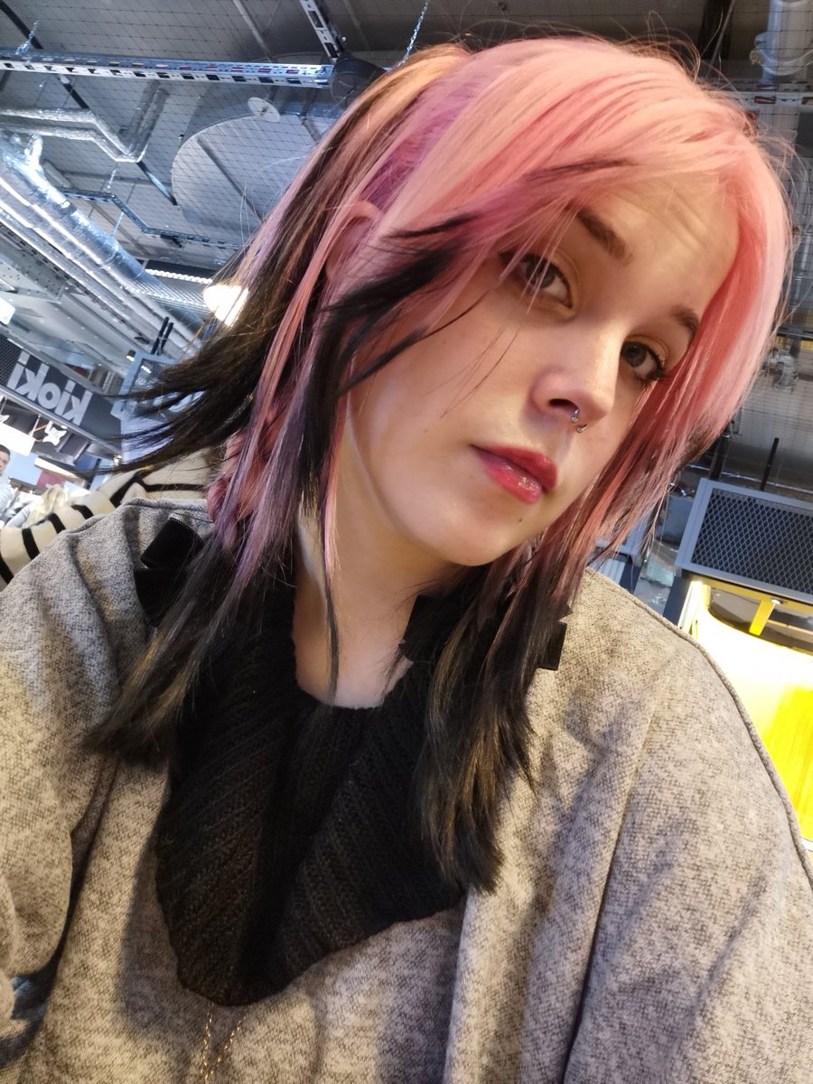 Todays fit :3

LOVE MY HAIR SO MUCH AAAAHHH