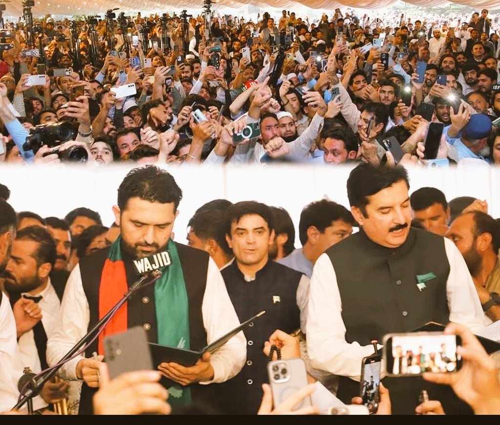 Only youthias have power to turn oath taking ceremony in jalsa🔥