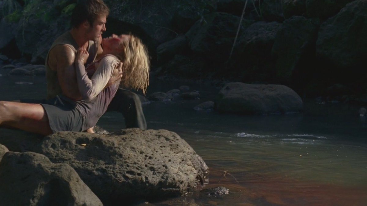 everydaylostt's tweet photo. Locke gives Boone a hallucinogenic experience in which he has to rescue Shannon and then sees her body after being attacked by the monster https://t.co/tp0V0q6utJ