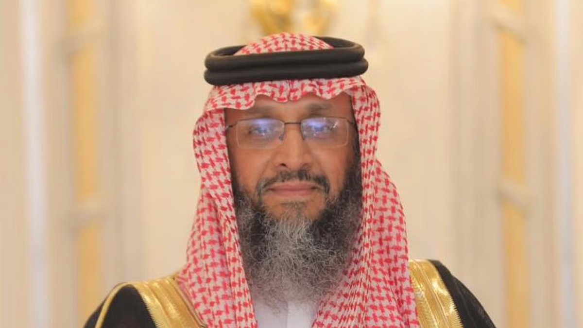 حصل الأستاذ الدكتور وليد حسن المالكي عضو هيئة التدريس بكلية الصيدلة في جامعة أم القرى على تصنيفٍ ضمن قائمة أفضل 2% من العلماء الأكثر تأثيرًا وتميّزًا في مجالاتهم على مستوى العالم للعام الثاني على التوالي وفقًا لتصنيف جامعة ستانفورد الأمريكية
<a href="/uqupharmacy/">UQU Pharmacy كلية الصيدلة</a>

sabq.org/saudia/h4967r5…