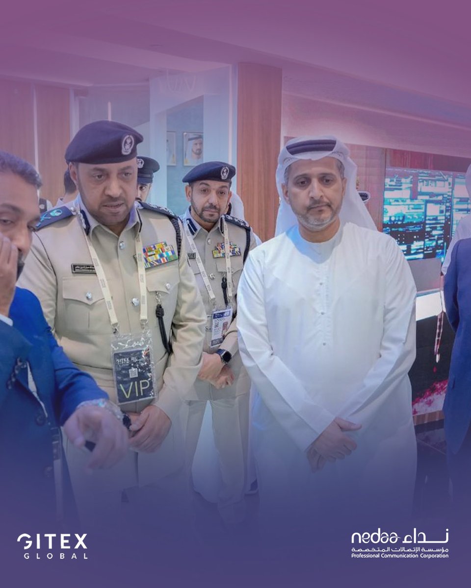 NedaaDXB's tweet image. زار سعادة اللواء عبدالله بن عامر، قائد شرطة الشارقة، منصة نداء في #جيتكس2025، حيث اطّلع على أحدث حلول نداء التقنية لدعم التحول الرقمي والاتصالات المتخصصة.
كل الشكر لسعادته على هذه الزيارة الكريمة.

#نداء #GITEX #Innovation #التحول_الرقمي #الاتصالات_المتخصصة #SharjahPolice