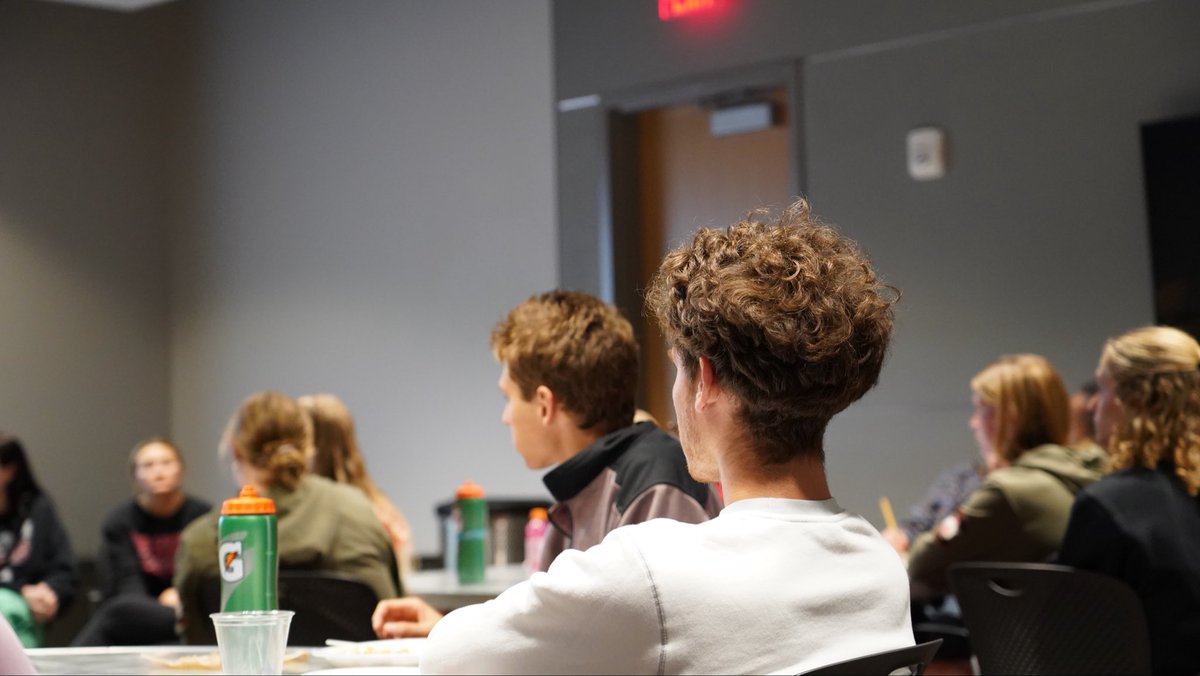 The Eugene D. Smith Leadership Institute tweet media