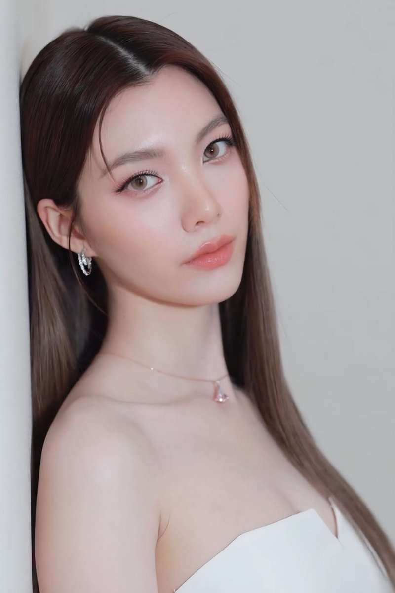 สวยสด งดงามมากลูก "ออม กรณ์นภัส" เสิร์ฟลุคนี้ ดูดีจับจิต จับใจมาก สง่างามดุจดั่งเจ้าหญิงตัวน้อย สวยมาก...!
#ออมกรณ์นภัส  #OrmKornnaphat #ทีวีพูล