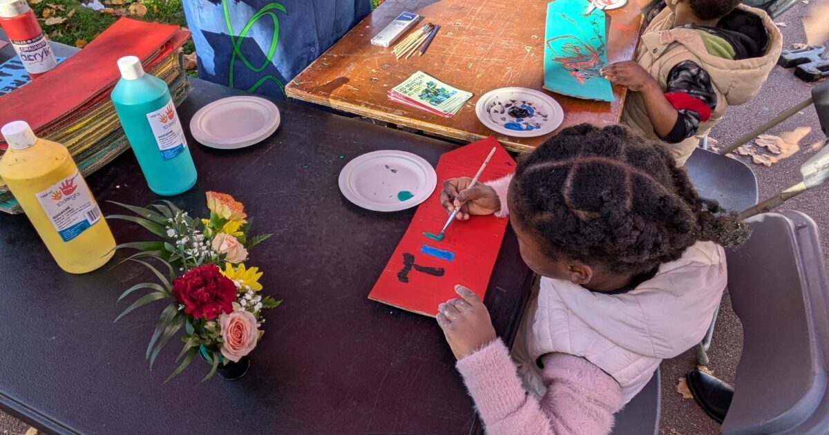 VIE LOCALE | 💚 Cette année encore, les #Genottes se mettent au vert : 𝐫𝐞𝐧𝐝𝐞𝐳-𝐯𝐨𝐮𝐬 𝐥𝐞 𝐦𝐞𝐫𝐜𝐫𝐞𝐝𝐢 𝟐𝟐 𝐨𝐜𝐭𝐨𝐛𝐫𝐞, 𝐝𝐞 𝟏𝟒𝐡 𝐚̀ 𝟏𝟖𝐡, pour un après-midi d'animations autour du développement durable ! 

🎯 Place des Genottes - #Cergy

✅ Accès libre et