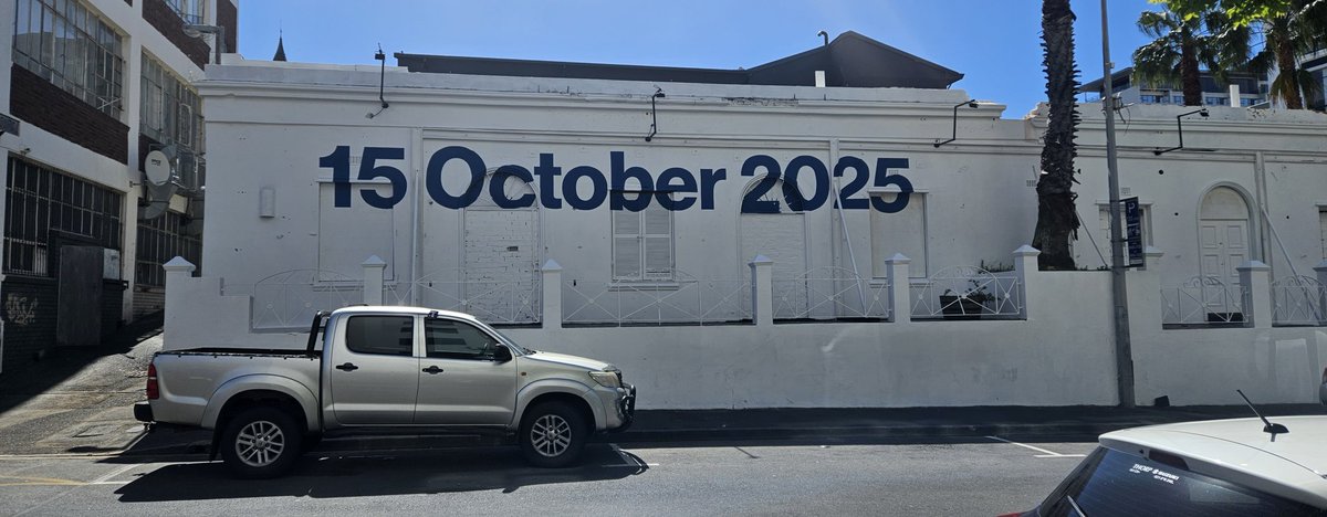 Neotanium's tweet photo. Does anyone know what this is all about? Old #Zingara building at the corner of Loop and Buiten streets in #CapeTown? #15October2025 https://t.co/2pJDRSSMG4