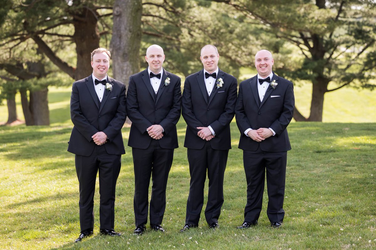 SpringfieldCC1's tweet image. From laughs to lifelong memories, every groom deserves a strong crew by his side. 🍻
📸: Ashlee Mintz Photography
Start planning your big day with us and turn every moment into a celebration to remember: springfieldcc.net/weddings/