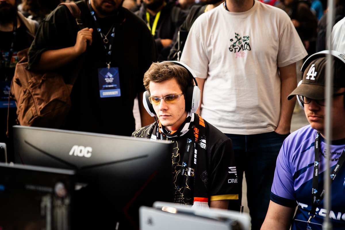 Le #NSxC c'est avant tout une famille . 

Qu'importe la scène , on est tous présent à se soutenir les uns les autres pour la réussite de chacun(e) dans sa discipline ! Il faudrait une armée de photographes pour attraper tous ceux et celles qui font partie de cette famille mais en