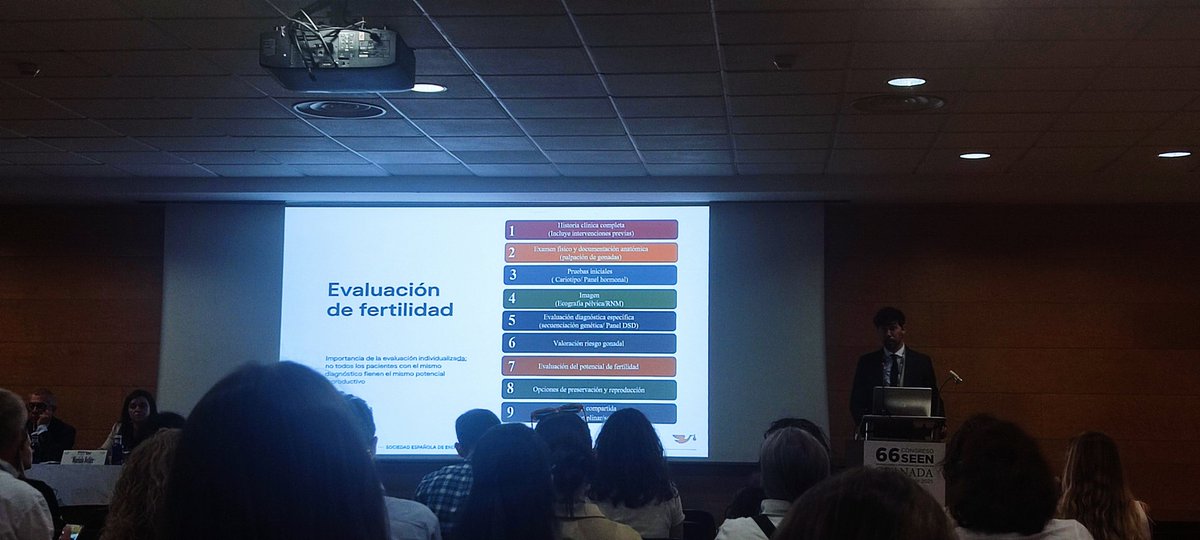 MsLaura2's tweet photo. "Individualizar, informar y acompañar" las claves para aportar opciones reproductivas a las personas con desarrollo sexual diferente (DSD), una exposición magnífica por el Dr. Adolfo de Prados en el congreso #SEEN2025 #EmbajadorSEEN https://t.co/Xm2vXXjaxl