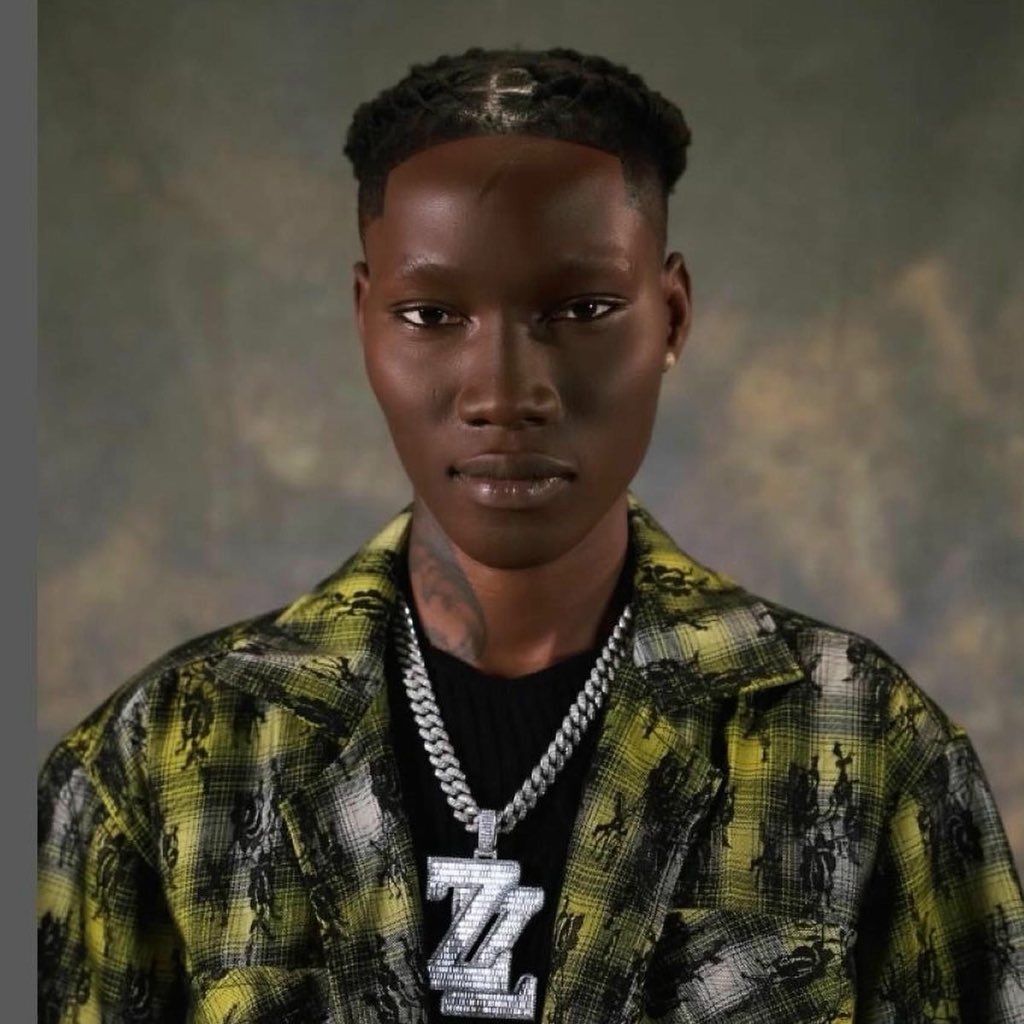 TheDamiForeign's tweet image. Favoritism aside, Can we all agree that that zinoleesky is bigger than Rema?🤔