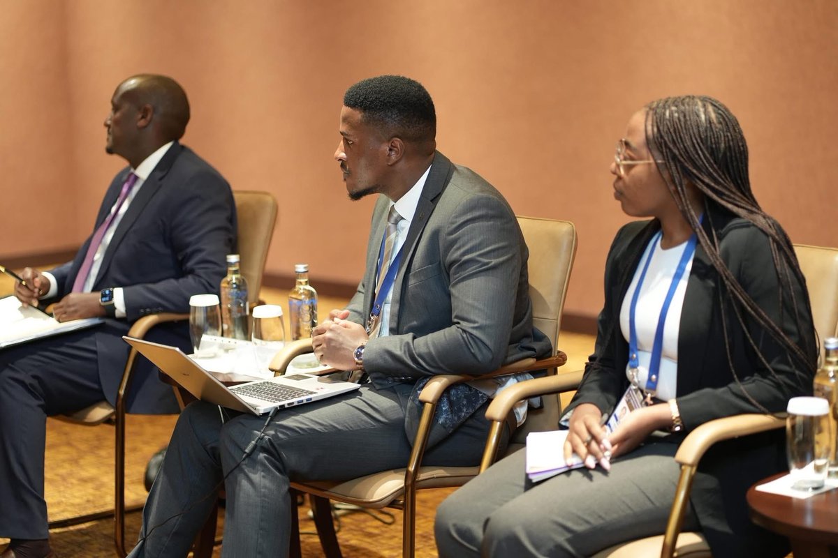 Today, I joined the State Minister of Foreign Affairs, H.E. Ali Mohamed Omar (Balcad), in a meeting with his Ugandan counterpart, H.E. Oryem Henry Okello, in #Kampala. We discussed the strong relations between our two nations and ways to further enhance our cooperation. 🇸🇴🤝🇺🇬