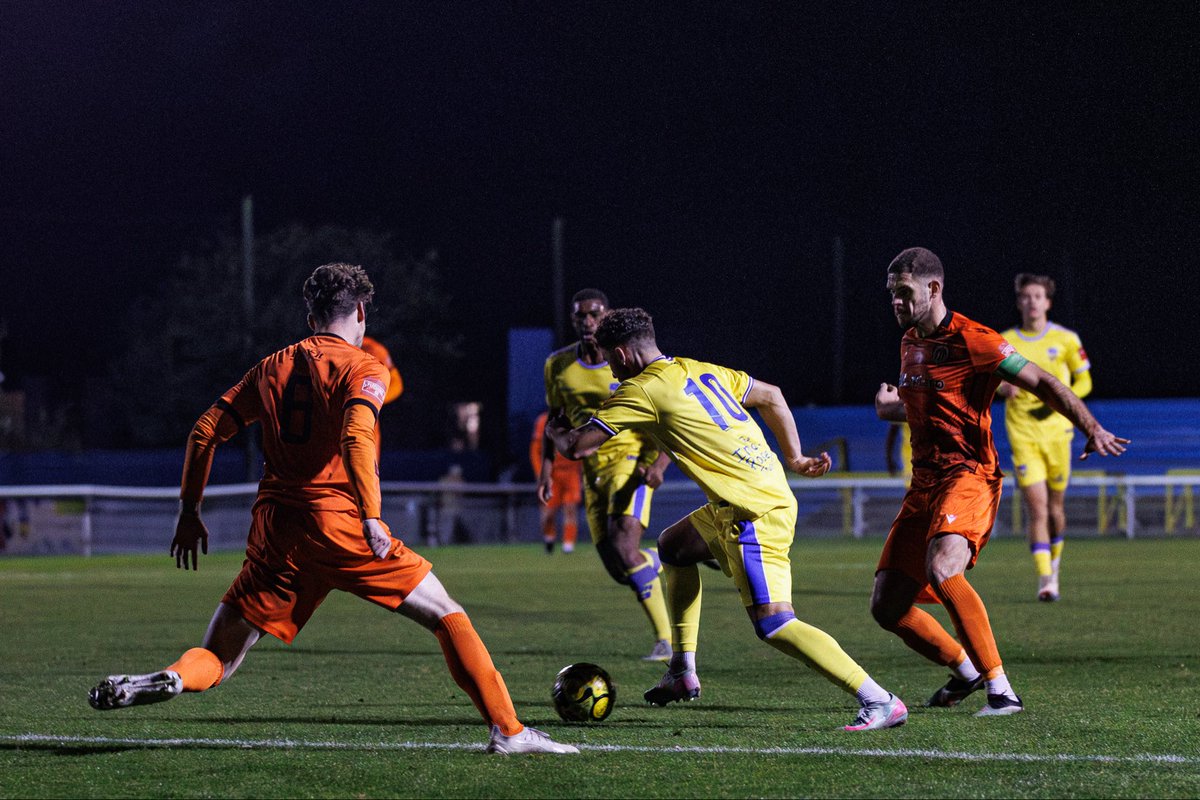 ConcordRangers's tweet photo. 🎶𝓗𝓔 𝓢𝓒𝓞𝓡𝓔𝓢 𝓦𝓗𝓔𝓝 𝓗𝓔 𝓦𝓐𝓝𝓣𝓢🎶

@Harrison_day16 

#YAMC💛💙 https://t.co/5GwSF7ScpN