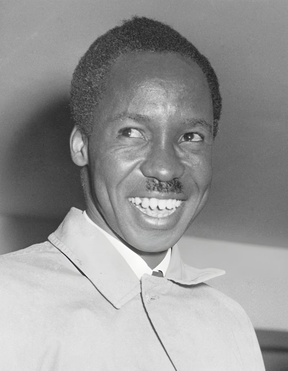kadiriwazirim's tweet photo. Passion na commitment kidogo, posters za jana zingepambika kwa mitindo tofauti ya picha za Mwalimu, badala ya pakua, pachika, tuma.

Binafsi nilitumia chini ya dakika 30 kuandaa picha ya peke yangu kwa kujua 90% zitatumika picha zenye kufanana yani kupakua na kupachika. https://t.co/GvTPwntFmK