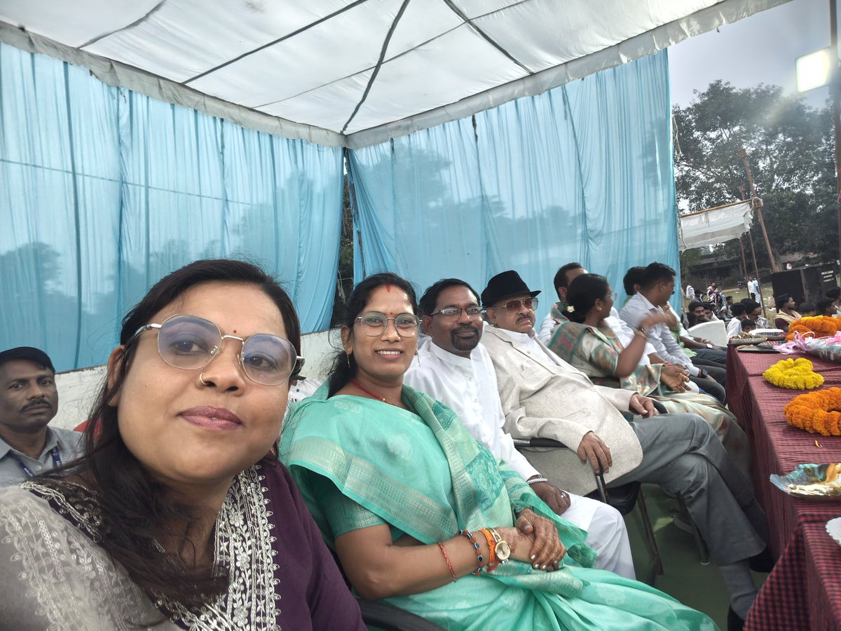 dharmwatiraj's tweet photo. आज ग्राम #फूलपुर में फुटबॉल समापन 
कार्यक्रम में उपस्थिति रही।
जिसमें मुख्य अतिथि बैकुंठपुर विधायक,आदरणीय भैया लाल
 राजवाड़े जी के उपस्थिति कार्यक्रम समापन हुआ ।

फूलपुर टीम विजेता रही। एवं करंजी सूरजपुर उपविजेता टीम 
रही। 
बधाई शुभकामनाएं 💐 विजेता टीम को https://t.co/KXrKHVmTr9