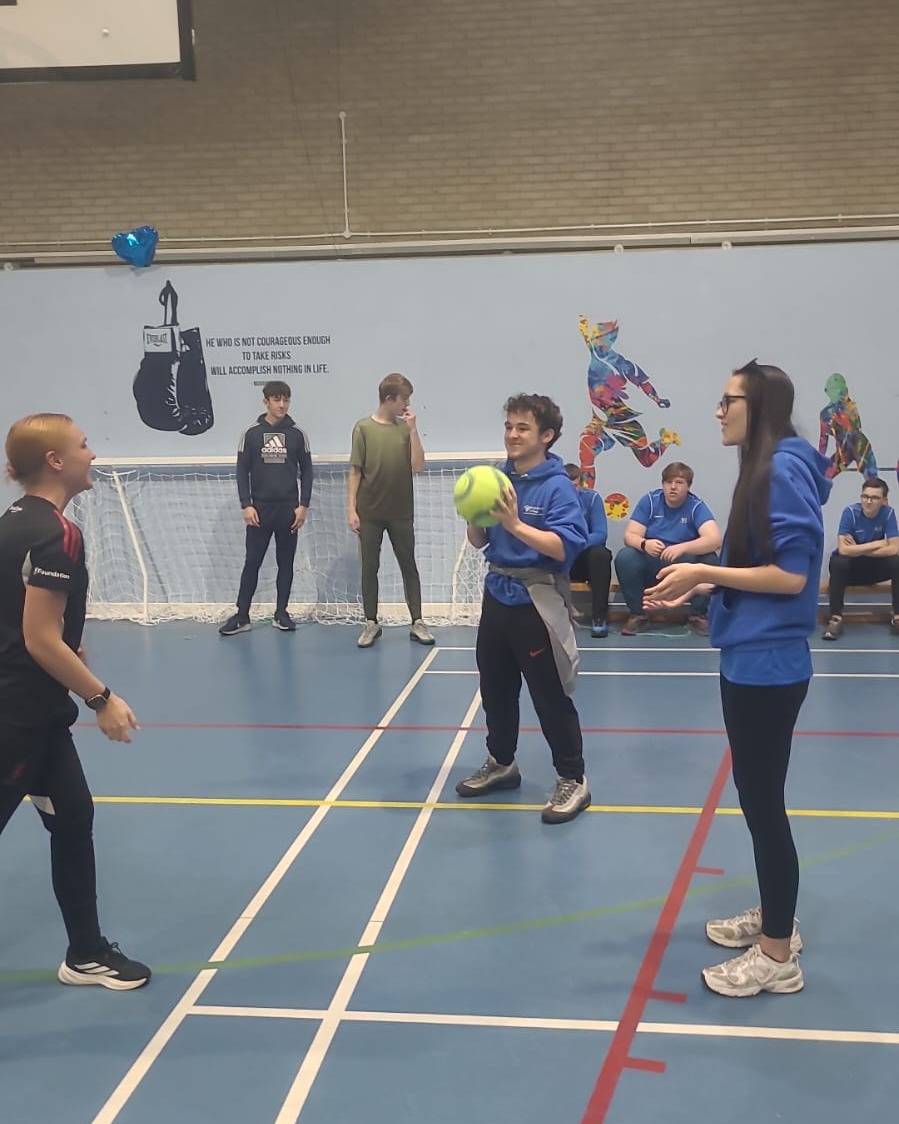 hughbaird's tweet photo. A huge thank you to the @LFCFoundation and Chris Kirkland for coming in to work with our Sports and King's Trust students on mental health, resilience, and team-building activities. 💪⚽

Our students absolutely loved the session and took so much away from it! 🙌 https://t.co/HoPaqmkIOS