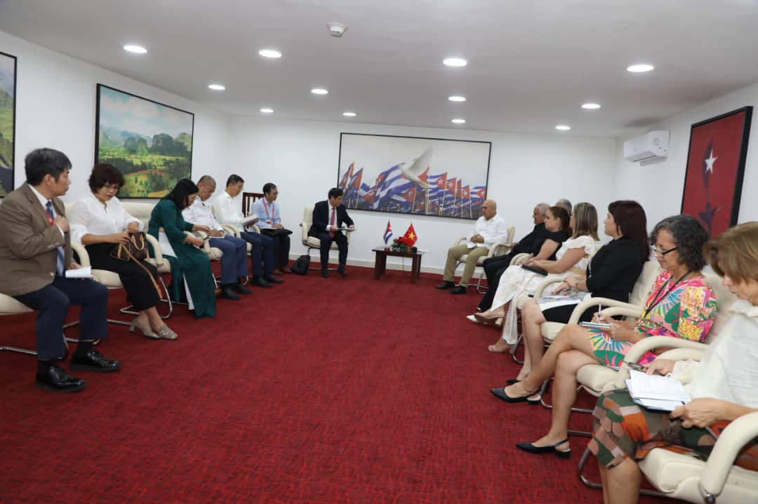 Ratificamos la voluntad de continuar fortaleciendo los históricos vínculos interpartidistas como piedra angular de las relaciones bilaterales. #DePieYCombatiendo