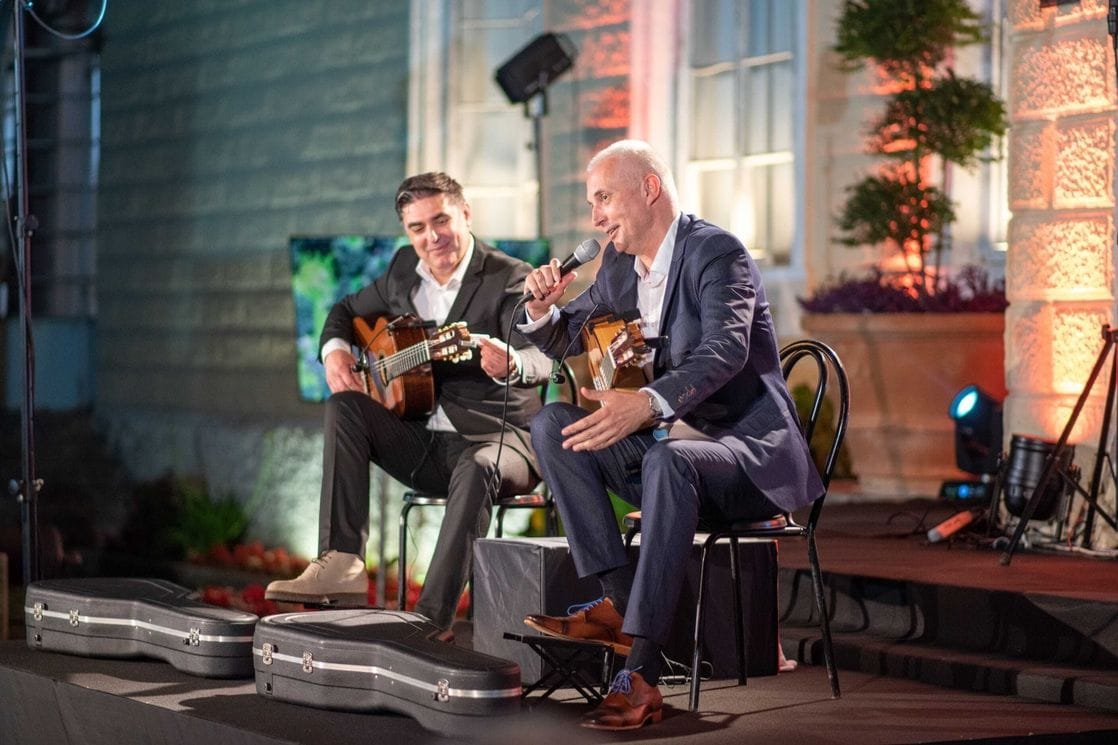 PARMARecordings's tweet image. Get an inside look at the forthcoming #NavonaRecords release of "Europe #Symphony" by Montenegrin #guitarists and #composers Darko Nikčević and Srđan Bulatović in this article from @PortalAnalitika.
portalanalitika.me/clanak/nikcevi…