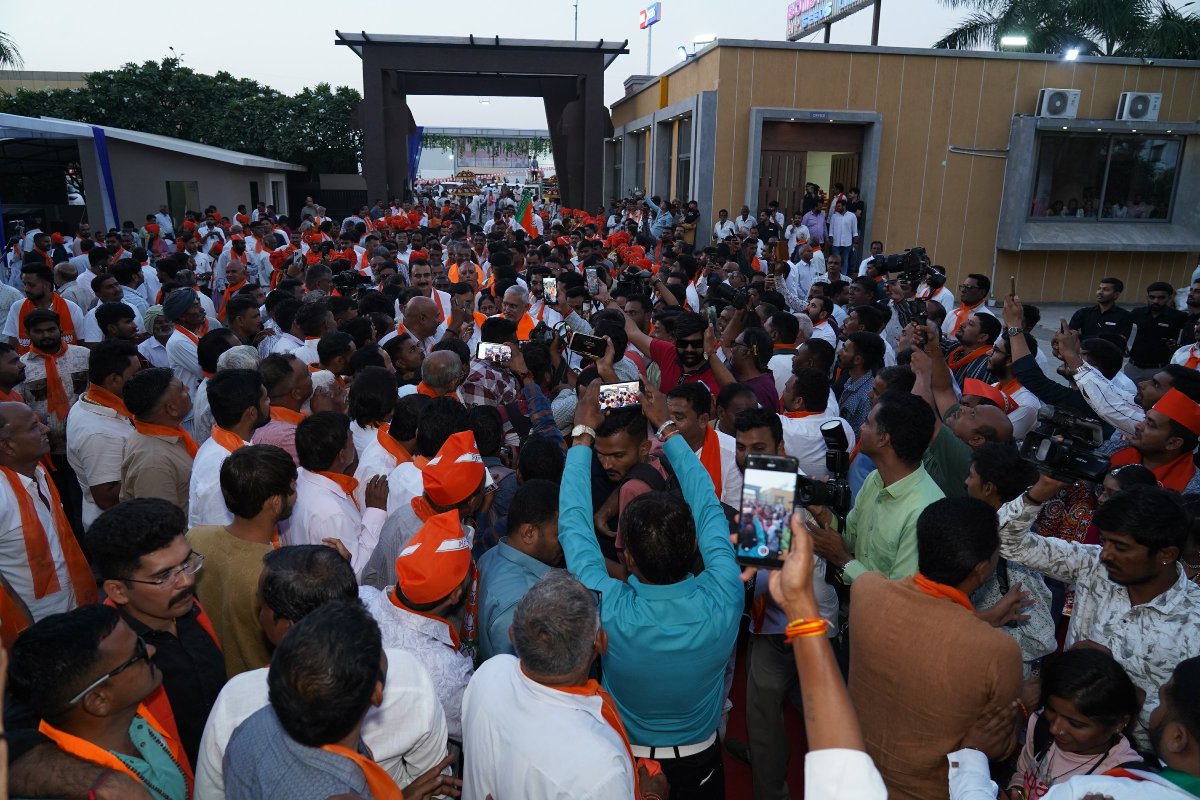 BJP Gujarat (@bjp4gujarat) on Twitter photo સોરઠનો રંગ, ભાજપાને સંગ
ભારતીય જનતા પાર્ટી, ગુજરાતના નવનિયુક્ત પ્રદેશ અધ્યક્ષ શ્રી <a href="/MLAJagdish/">Jagdish Vishwakarma</a> જીનું રાજકોટના બોમ્બે સુપર સિડ્સ ખાતે ઉષ્માભર્યું સ્વાગત કરવામાં આવ્યું. સોરઠનો રંગ, ભાજપાને સંગ
ભારતીય જનતા પાર્ટી, ગુજરાતના નવનિયુક્ત પ્રદેશ અધ્યક્ષ શ્રી <a href="/MLAJagdish/">Jagdish Vishwakarma</a> જીનું રાજકોટના બોમ્બે સુપર સિડ્સ ખાતે ઉષ્માભર્યું સ્વાગત કરવામાં આવ્યું.