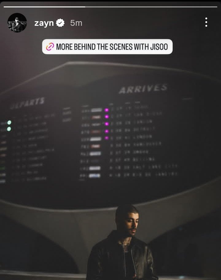 MORE BEHIND THE SCENES WITH JISOO ???? OH OK ZAYN MALIK 🙆🏻‍♀️