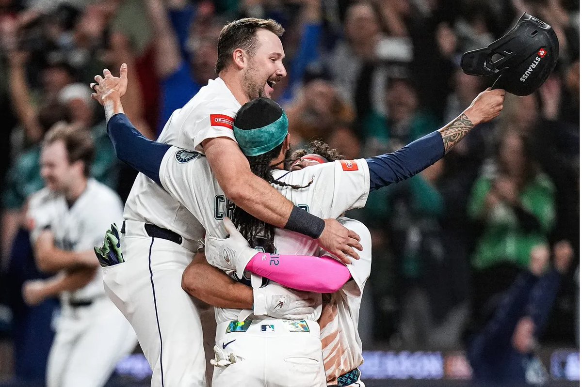 Newest <a href="/lastwordonsport/">LastWordOnSports Inc</a> Media Pod up w/THE <a href="/stevecarney/">Steve Carney</a> with me! We talk #BakerMayfield starring on <a href="/NFLonCBS/">NFL on CBS 🏈</a> + James Franklin to TV?? #Postseason Baseball coverage &amp; more! 
<a href="/TylerJonesLive/">Tyler Jones</a> <a href="/TheFamousJay/">Jay Betsill</a> <a href="/MikeGillShow/">Mike Gill</a> 

🎧🔥 POD: spreaker.com/episode/cbs-sc…