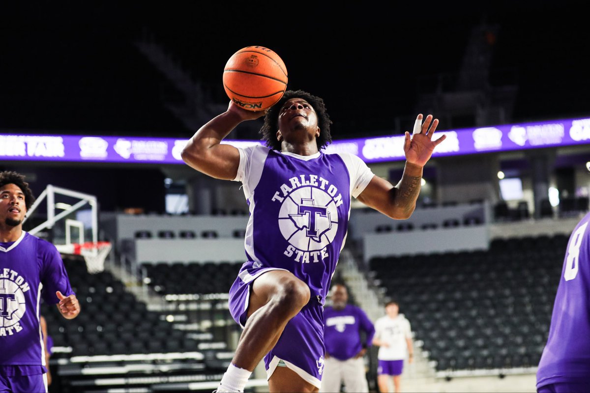 TarletonMBB's tweet photo. Getting your tickets to Sunday’s game against TCU is a SLAM DUNK!

End Homecoming Week with Tarleton State hosting TCU in the first basketball game in the EECU Center 🤠

Buy tickets now - https://t.co/q2diesTxsW https://t.co/4nfJIp32qO
