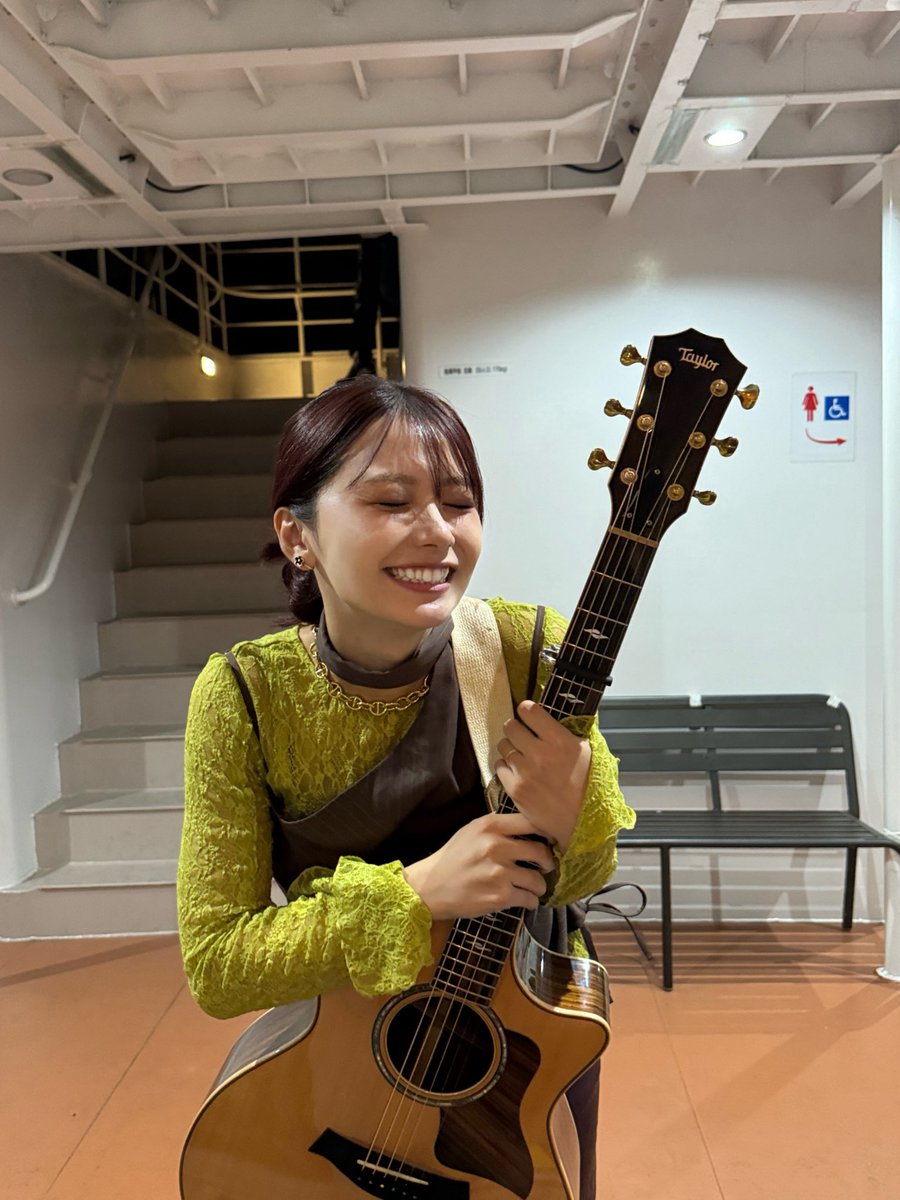 kana1014lm's tweet photo. 26歳！

ダイスキな人達に囲まれて
Birthday Party も開催できて
新曲も披露できてね！♡

家帰ったら可愛いチョコケーキが。
わんぱくにフォークでそのままたべました！

みんないつもありがとう！！ https://t.co/FKghDEb5BH