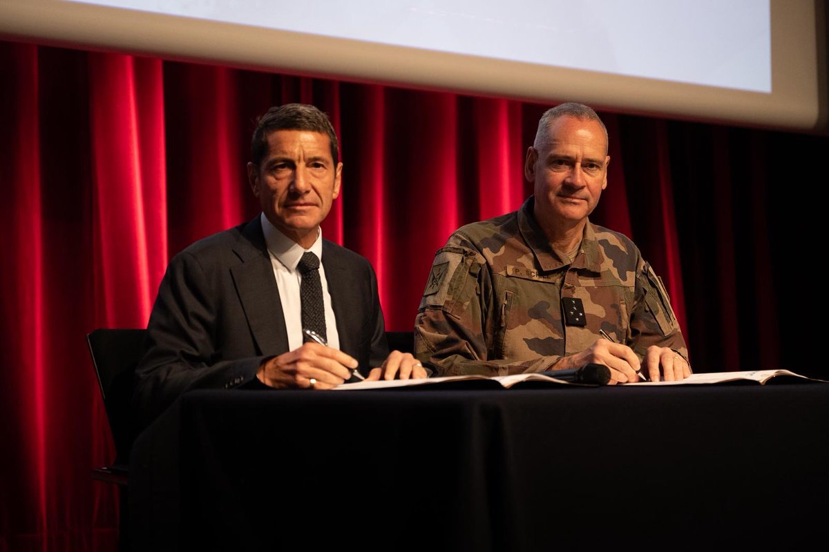 Signature de la convention de partenariat entre l'armée de Terre et l'AMF afin de renforcer le lien armée-Nation et la résilience territoriale

Dans un contexte géopolitique nouveau et instable, l’armée de Terre et l’AMF ont souhaité consolider leur  coopération à travers un