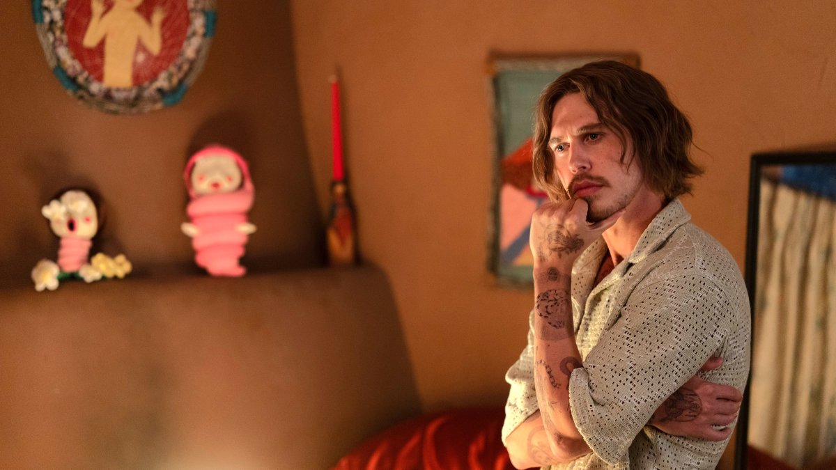 オースティン・バトラー演じるカルト教祖がSNSで陰謀論を拡散——アリ・アスター最新作『エディントンへようこそ』“扇動動画”解禁

#A24
#アリ・アスター
#エディントンへようこそ
#オースティン・バトラー

weekend-cinema.com/83332/