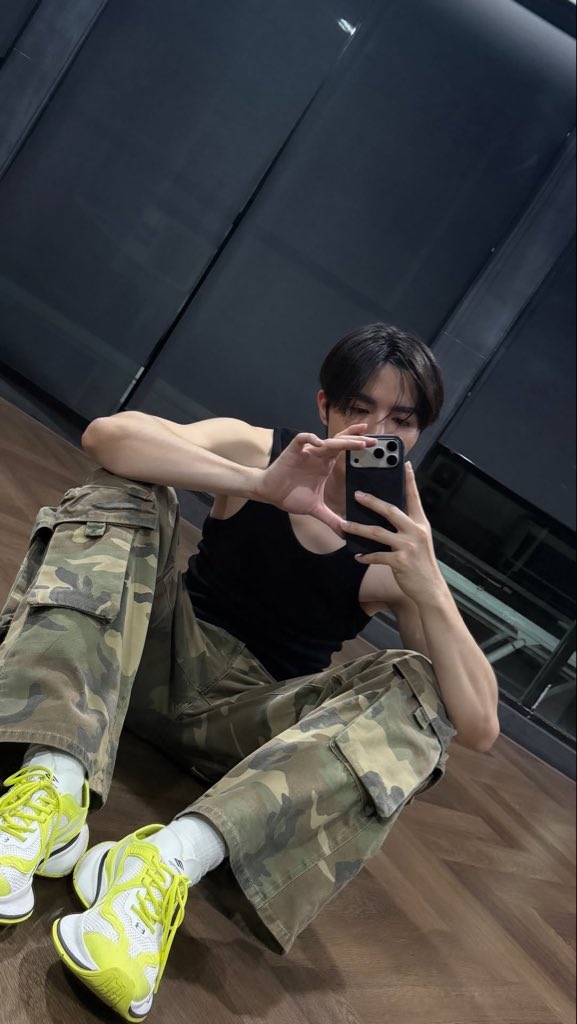 ZeePruk_OFC's tweet image. #คลังไอจีของซีพฤกษ์

[ IGS : zeepruk ]
🗓 : 15.10.2025

😎

#แอบส่องซีนุนิวซ้อมคอน
#ZeeNuNewCrazyInLoveConcert
#ZeeNuNew2ndConcert

🌊 @zee_pruk ☀️ 
#ZeePruk #Zunshine