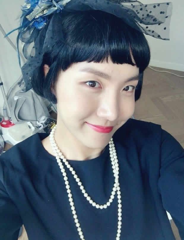 francheskaaaaar's tweet photo. E essa Omma... Kk 😂 #HumorARMY https://t.co/MRPheahEMw