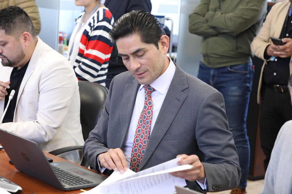 <a href="/RegimenEconomAN/">Comisión Régimen Económico</a> <a href="/Gabitegui/">Gabriela Larreátegui</a> <a href="/EckennerR/">Eckenner Recalde Álava</a> <a href="/jaimeguevarabl/">Jaime Guevara Blaschke</a> <a href="/MarceloSimbana/">Marcelo Simbaña Villarreal</a> <a href="/HernanZapataR/">Hernán Zapata</a> mociona la aprobación de la Resolución N° 007-2025-2027. #ReformaCódigoDePlanificaciónYFinanzasPúblicas