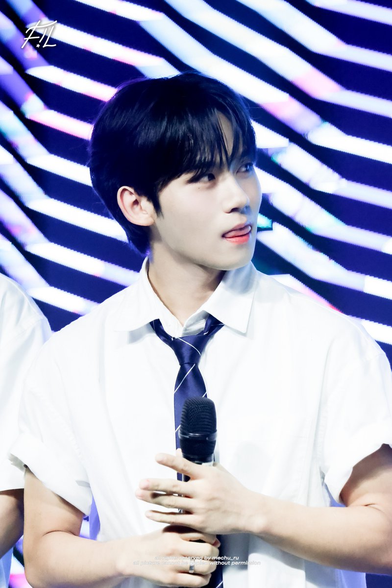 mechu_ru's tweet photo. 250824 Meet Your Boyz
혀앓이。。ᰔ

#YUHZ #유어즈 #YourHertz 
#JAEIL #재일 
#MOONJAEIL #문재일 https://t.co/5al7RCyDET