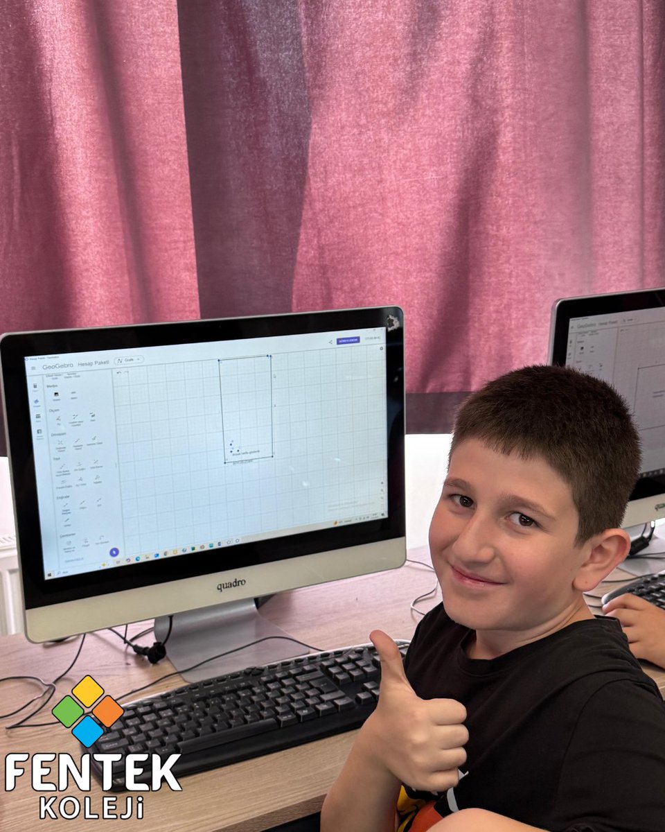 FentekKoleji's tweet image. 📐💻 Bilişim Atölyesinde Geometrinin Büyüsü!
5. sınıf öğrencilerimizle kodlama atölyesinde GeoGebra programını kullanarak temel geometrik çizimleri keşfettik!
Teknolojiyi matematikle birleştirerek doğru, açı, üçgen ve daire gibi şekilleri dijital ortamda çizmenin keyfini yaşadık+