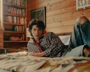 In this video, watch Conan Gray  ( <a href="/conangray/">conan gray</a>  ) launch Vevo's new Artist Portrait series with an exclusive performance of "Actor," the opening track lifted from the "Wishbone" album.

eqmusicblog.com/watch-vevo-art…