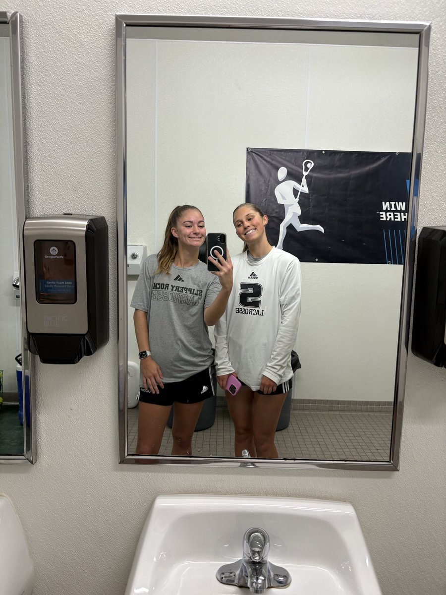 CadynEismann's tweet photo. Starting the day off with practice! Do something active today! #techwell https://t.co/lXyH2CnPpd
